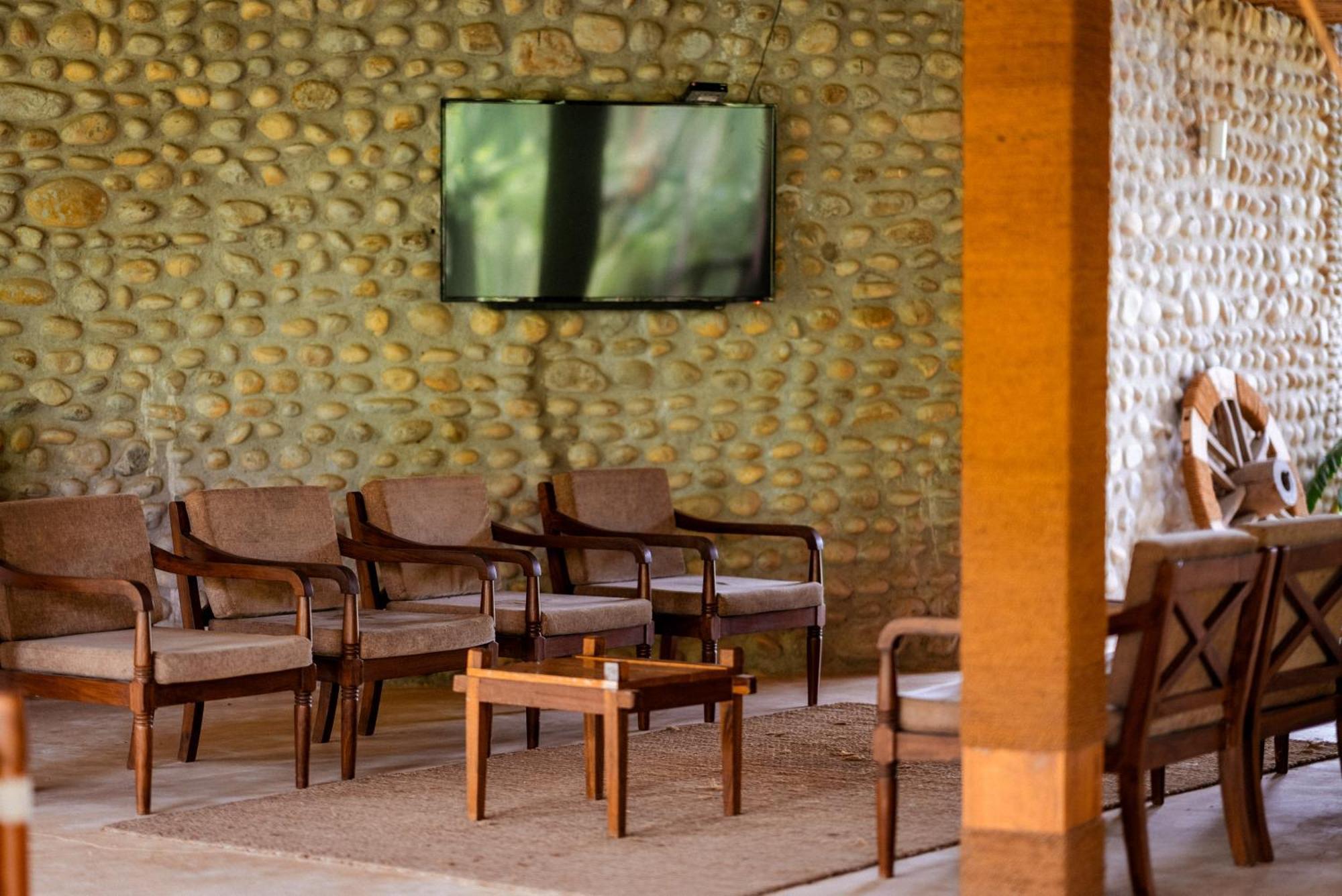Sanctuary Chitwan National Park Читван Экстерьер фото
